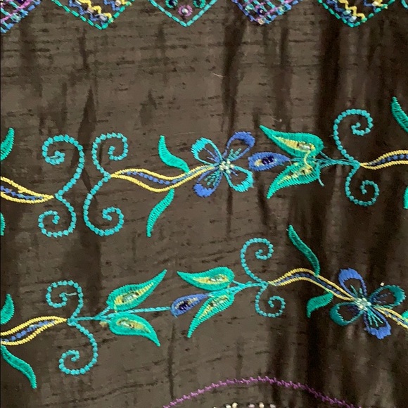 Chico’s Design Beautiful Beaded Lined Top - Picture 4 of 6